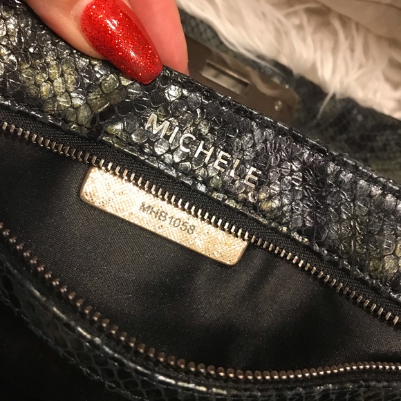 MICHELE FAB BAG 💕🎀 - Picture 4 of 8